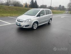 Grigio Usata 2009 Opel Zafira Monovolume | 2600 € (Buon prezzo)