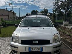 Usata 2003 Ford Fusion Zetec Monovolume | 1500 € (Cara)