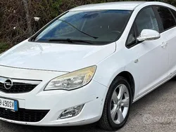 Usata 2010 Opel Astra Cosmo Tre volumi | 1500 € (Ottimo prezzo)