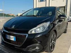 Usata 2016 Peugeot 208 GT-line Due volumi | 8699 € (Buon prezzo)