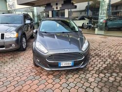 Grigio Usata 2016 Ford Fiesta Titanium Tre volumi | 8800 € (Buon prezzo)