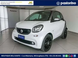 Bianco opaco metallizzato Usata 2015 Smart ForTwo Coupé Coupé | 12.900 € (Cara)