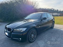 Nero Usata 2011 BMW 318 Comfort Edition Tre volumi | 6900 € (Buon prezzo)