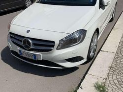 Usata 2014 Mercedes CLA180 Tre volumi | 9900 € (Super prezzo)