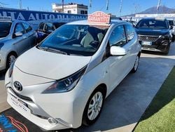 Bianco Usata 2016 Toyota Aygo X-play Due volumi | 7999 € (Buon prezzo)