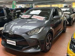 Grigio Nuova 2025 Toyota Yaris Hybrid Trend Due volumi | 21.900 € (Buon prezzo)