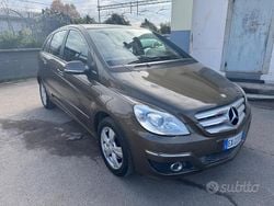 Beige Usata 2011 Mercedes B180 Executive Monovolume | 2800 € (Super prezzo)