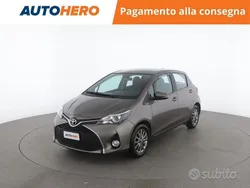 Oro Usata 2017 Toyota Yaris Active Tre volumi | 10.299 € (Buon prezzo)