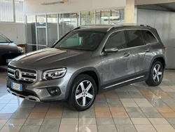 Grigio montagna Usata 2021 Mercedes GLB200 SUV | 32.300 € (Buon prezzo)