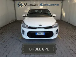 Bianco pastello Usata 2020 Kia Rio 2 Tre volumi | 12.900 € (Buon prezzo)