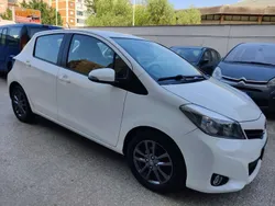 Bianco Usata 2014 Toyota Yaris Style Tre volumi | 8299 € (Buon prezzo)