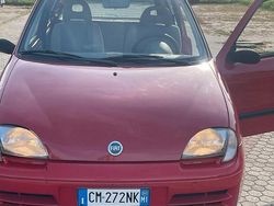 Rosso Usata 2004 Fiat 600 Tre volumi | 1500 €
