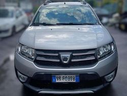 Argento Usata 2013 Dacia Sandero Prestige Tre volumi | 6300 €