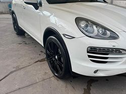 Usata 2011 Porsche Cayenne SUV | 18.000 € (Cara)