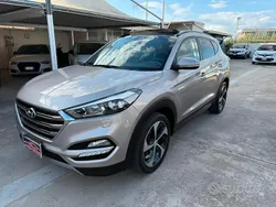 Grigio Usata 2016 Hyundai Tucson Xpossible SUV | 14.490 € (Buon prezzo)