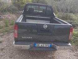 Grigio Usata 2007 Nissan Navara Pick-up | 11.500 € (Buon prezzo)
