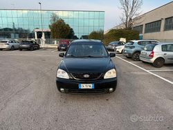 Usata 2004 Kia Carens Monovolume | 1000 €