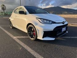 Bianco Usata 2024 Toyota Yaris Tre volumi | 59.999 €