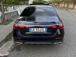 Usata 2023 Mercedes E220 AMG Line Premium Plus Tre volumi | 59.999 € (Molto cara)