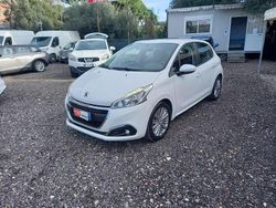 Bianco Usata 2016 Peugeot 208 Active Due volumi | 7500 € (Buon prezzo)