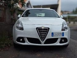 Bianco Usata 2011 Alfa Romeo Giulietta Tre volumi | 5800 € (Buon prezzo)