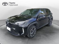 Nero Usata 2022 Toyota Yaris Cross Lounge SUV | 23.900 € (Buon prezzo)
