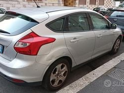 Grigio Usata 2014 Ford Focus S Tre volumi | 5000 € (Super prezzo)