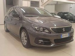 Grigio antracite Usata 2021 Peugeot 308 Allure Station wagon | 12.700 € (Buon prezzo)