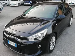 Nero Usata 2017 Kia Rio Active Tre volumi | 7900 € (Buon prezzo)