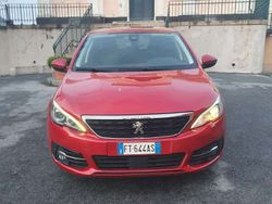 Rosso met Usata 2018 Peugeot 308 Active Station wagon | 9999 € (Buon prezzo)