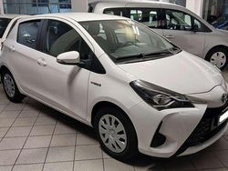 Bianco Usata 2019 Toyota Yaris Hybrid Cool Tre volumi | 10.900 € (Ottimo prezzo)