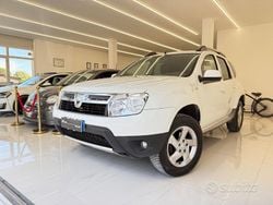Bianco Usata 2012 Dacia Duster Lauréate SUV | 8400 € (Buon prezzo)