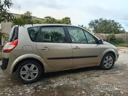 Usata 2006 Renault Scénic II Monovolume | 1750 € (Buon prezzo)