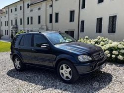 Blu Usata 2001 Mercedes ML55 AMG AMG SUV | 17.500 €