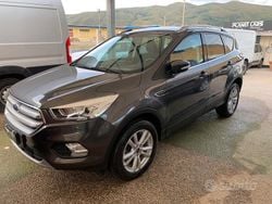 Grigio Usata 2019 Ford Kuga Business Edition SUV | 17.499 € (Buon prezzo)