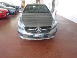 Grigio Usata 2018 Mercedes A160 Tre volumi | 15.000 € (Ottimo prezzo)