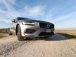 Usata 2019 Volvo V60 Business Edition Station wagon | 21.900 € (Buon prezzo)