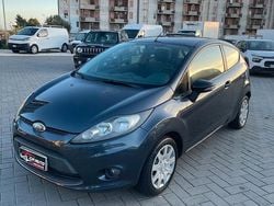 Grigio Usata 2009 Ford Fiesta Tre volumi | 3200 € (Ottimo prezzo)