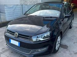 Nero Usata 2010 VW Polo Highline Tre volumi | 5290 € (Buon prezzo)