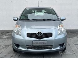 Grigio Usata 2006 Toyota Yaris Sol Tre volumi | 4600 € (Buon prezzo)
