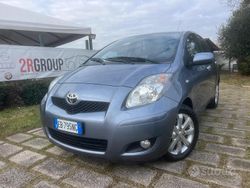 Grigio Usata 2010 Toyota Yaris Tre volumi | 6500 € (Buon prezzo)