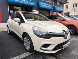 Beige Usata 2017 Renault Clio IV Life Tre volumi | 6990 € (Buon prezzo)