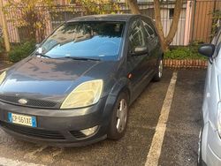 Grigio Usata 2002 Ford Fiesta Due volumi | 1000 €