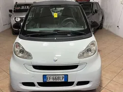 Bianco e nero Usata 2008 Smart ForTwo Coupé Pure Coupé | 4300 € (Buon prezzo)
