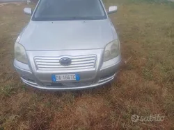 Usata 2006 Toyota Avensis Tre volumi | 1800 € (Super prezzo)