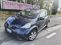 Grigio Usata 2005 Toyota Aygo Due volumi | 4900 € (Cara)