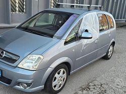 Grigio Usata 2008 Opel Meriva Monovolume | 950 €