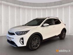 Bianco Usata 2024 Kia Stonic SUV | 17.800 € (Buon prezzo)