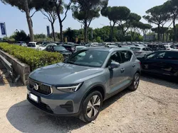 Grigio Usata 2022 Volvo XC40 Core SUV | 26.500 € (Ottimo prezzo)