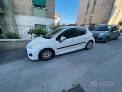 Bianco Usata 2010 Peugeot 207 Tre volumi | 3800 € (Ottimo prezzo)